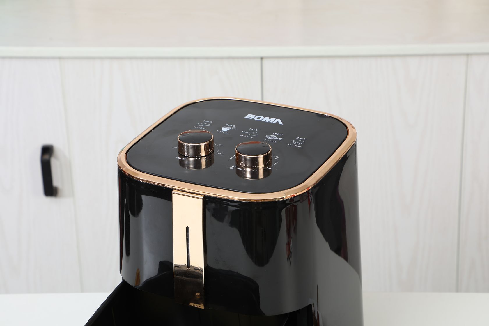 Freidora de aire 5L-1400W BOMA BM-068A